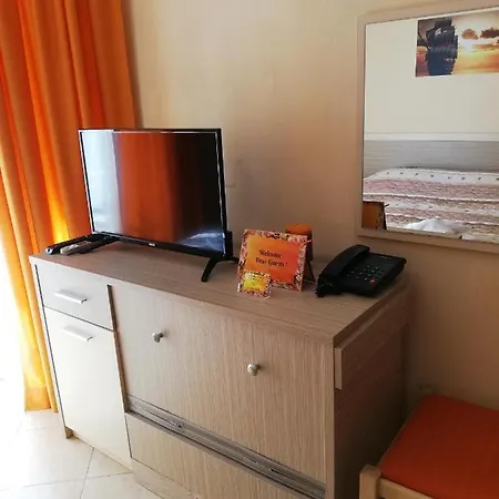 Aparthotel Studio Kris Royal Sun