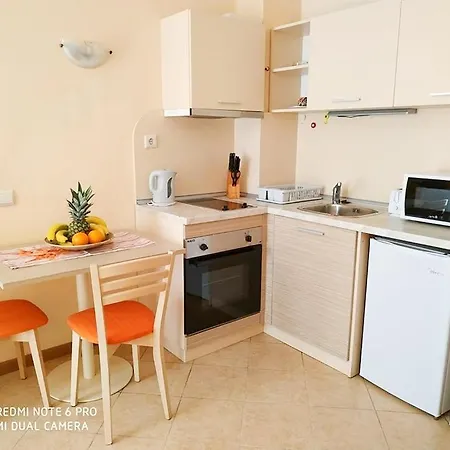Studio Kris Royal Sun شقة فندقية