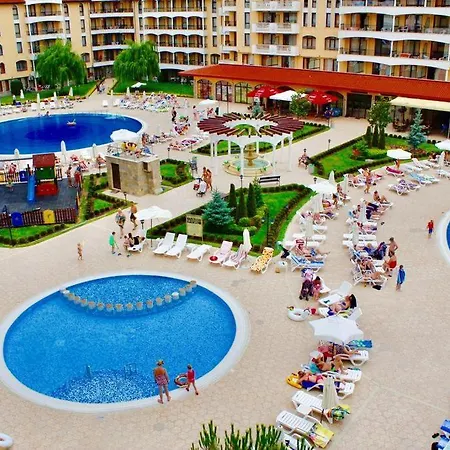 Studio Kris Royal Sun شقة فندقية